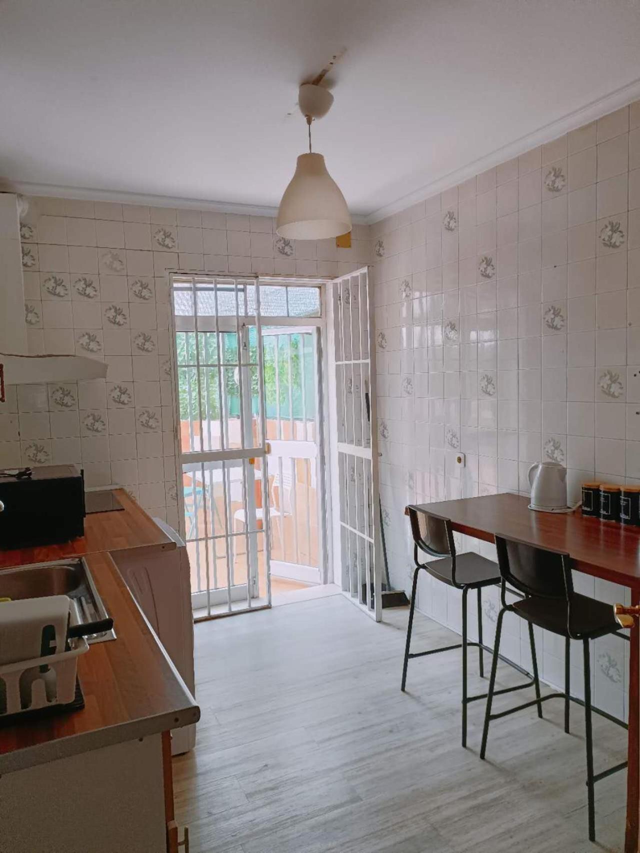 Appartement 8 Mins Walk To Train Station Cost Youth